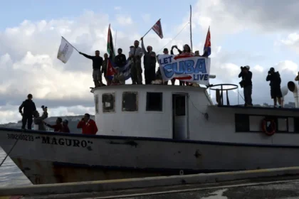 Barcos que levavam ajuda a Cuba desaparecem no mar