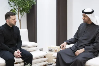Zelensky reúne-se com presidente dos EAU:
