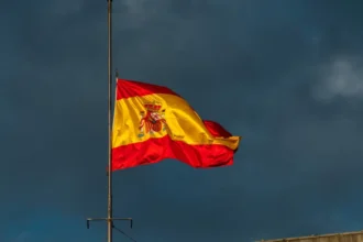 Espanha fecha espaço aéreo e barra EUA em ataque ao Irã