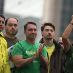 Vamos ter que resolver problemas da família Bolsonaro para ganhar as eleições, diz Valdemar