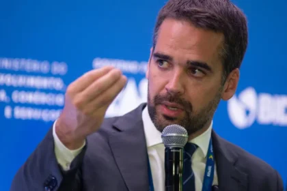 Manifesto pede candidatura de Eduardo Leite à Presidência por outro partido