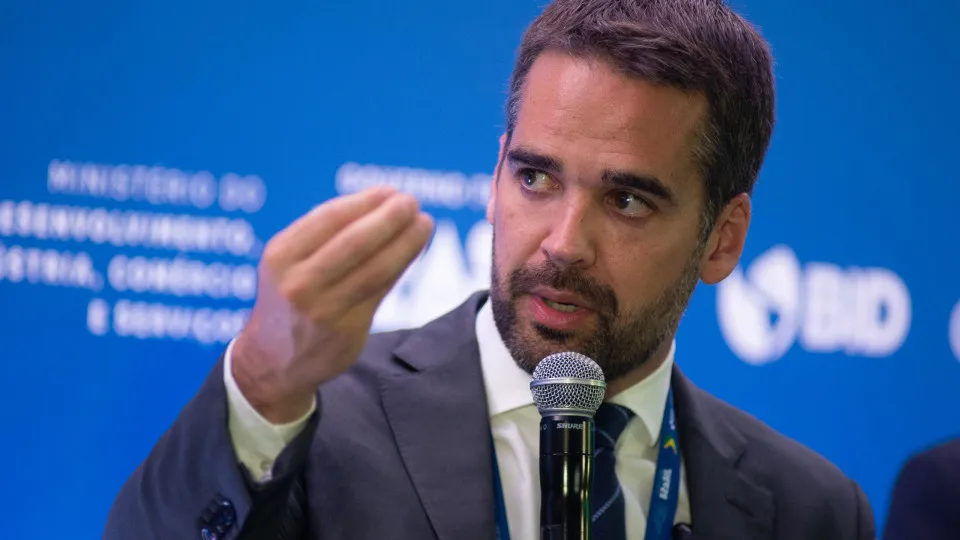 Manifesto pede candidatura de Eduardo Leite à Presidência por outro partido