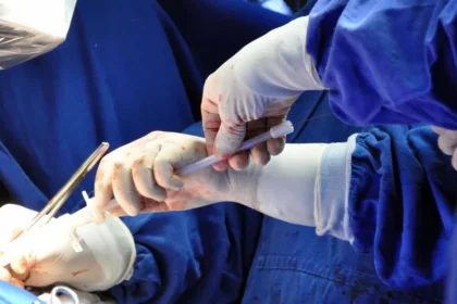 Morre paciente que recebeu transplante de órgão com HIV em 2024