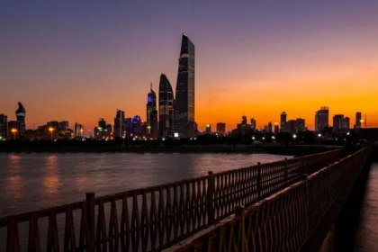 Ataque iraniano danificou centrais de energia e dessalinização no Kuwait