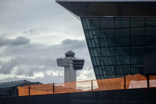 Passageira dá à luz em pleno voo: