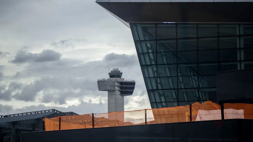 Passageira dá à luz em pleno voo: