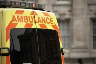 Motorista atropela multidão em festival budista nos EUA e deixa 15 feridos