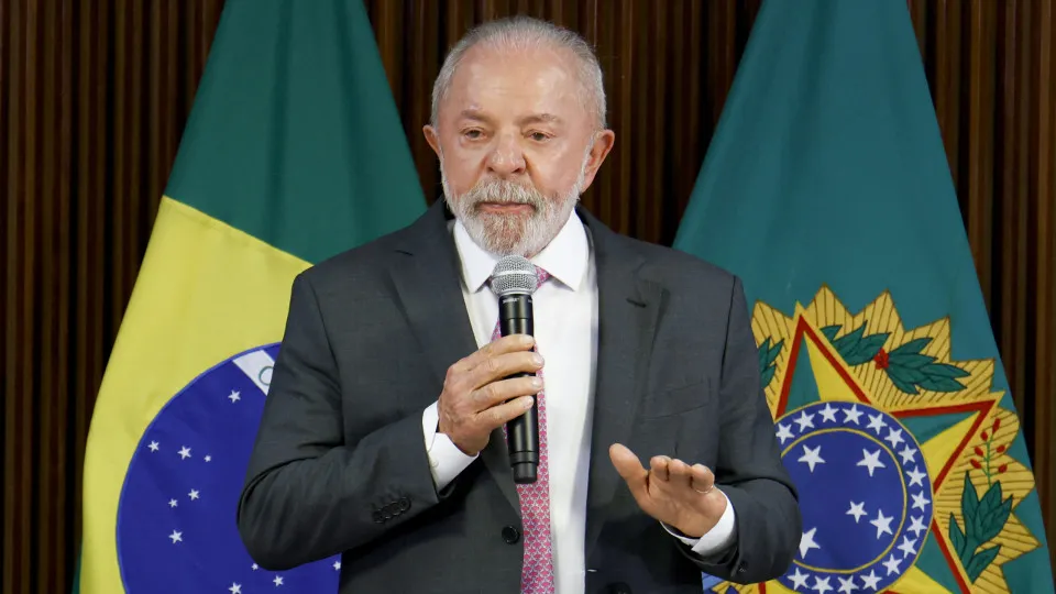 Dezessete ministros de Lula deixam governo para disputar eleições; 21 permanecem