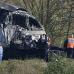 Maquinista de trem morre em colisão com caminhão na França; há 27 feridos