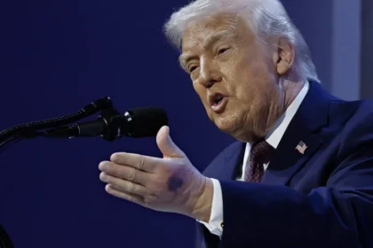 Trump recua de novo e anuncia cessar-fogo de 2 semanas após ameaçar destruir o Irã