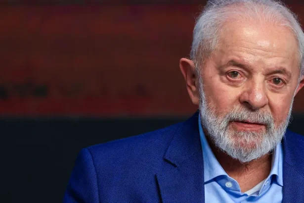 Presidente do PT comenta suposta ausência de Lula nas eleições