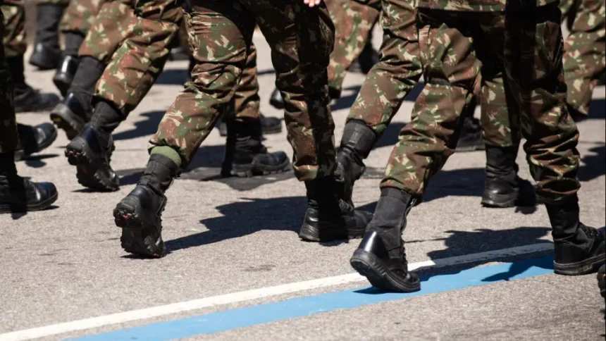 Exército prende militares condenados por trama golpista após ordem de Moraes