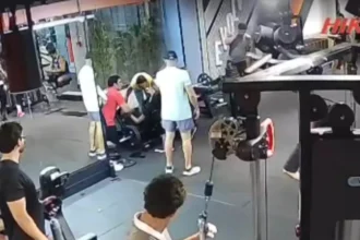 Aparelho com 180 kg falha e jovem quebra os dois joelhos em academia