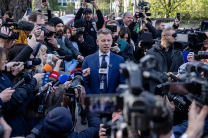 Péter Magyar diz em discurso de vitória que Hungria será forte aliada da União Europeia e da Otan