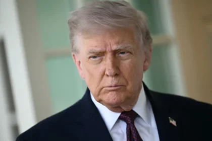 Trump ataca Papa, chama OTAN de “tigre de papel” e mira Meloni