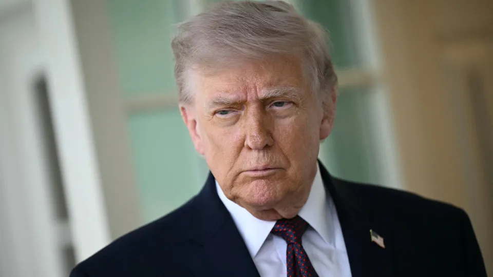 Trump ataca Papa, chama OTAN de “tigre de papel” e mira Meloni