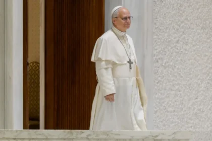 Polícia investiga ameaça de bomba contra irmão do papa Leão 14 nos EUA