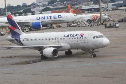 Após problemas técnicos, avião voa em círculos e precisa retornar ao aeroporto de Guarulhos