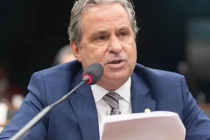 Tadeu Alencar deixa cargo de ministro do Empreendedorismo e aponta