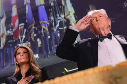 Trump é retirado de jantar de gala após homem abrir fogo