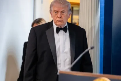 Trump defende construção de Salão de Baile: