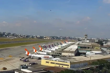Aviões passam a 22 metros de distância e quase colidem em Congonhas