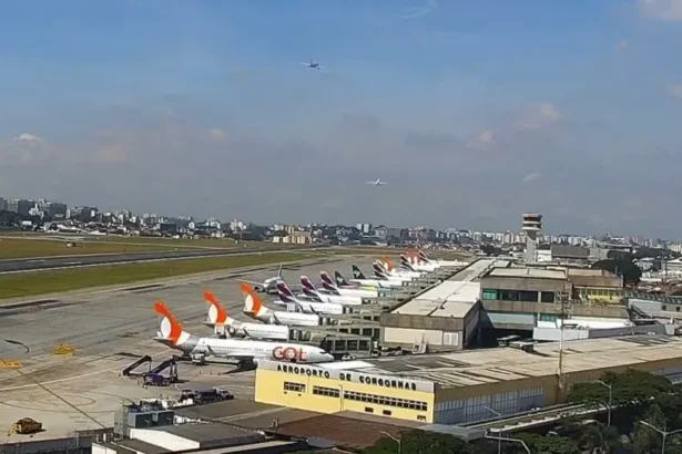 Aviões passam a 22 metros de distância e quase colidem em Congonhas