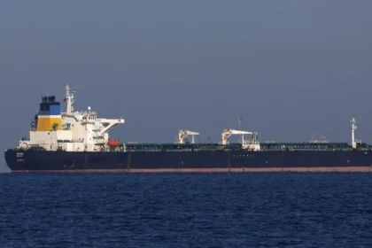 Japão adquire pela primeira vez petróleo russo desde encerramento de Ormuz