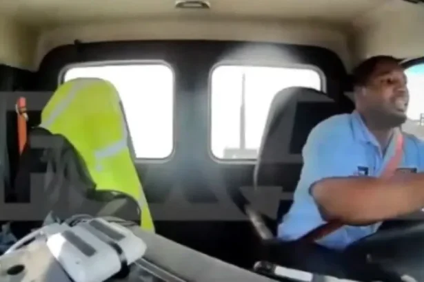 Avião bate contra poste e caminhão que circulava em estrada nos EUA; veja