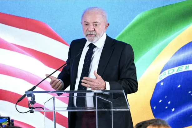 Esquerda vê bolsonarismo isolado após encontro Lula-Trump, e direita minimiza