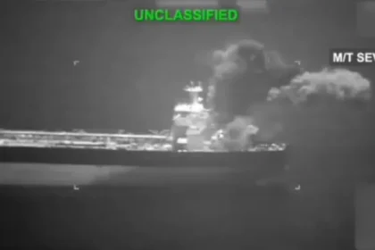 Vídeo: EUA atacam dois petroleiros iranianos.