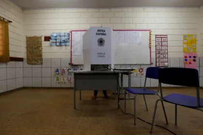 Eleições 2026: eleitor pode se inscrever para ser mesário voluntário