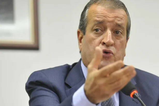 Valdemar Costa Neto é condenado a indenizar PT por dizer que partido organizou atos do 8/1