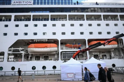 Norovírus? Um morto e 1.700 pessoas confinadas em navio em Bordeaux