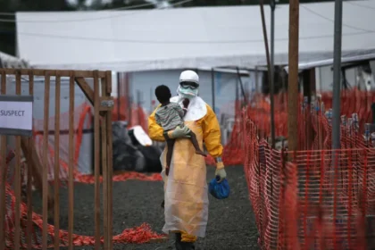 OMS declara emergência global por surto de ebola em dois países africanos