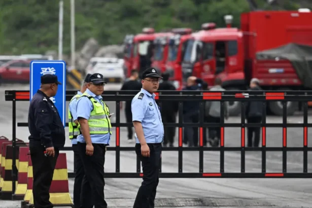 China revisa para 82 o número de mortos em explosão de mina de carvão