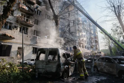 Rússia anuncia ataque inédito e pede que estrangeiros deixem Kiev
