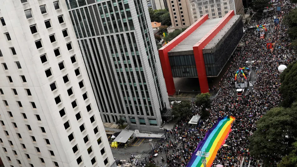 Parada LGBT+ de São Paulo enfrenta desafios e ameaça deixar as ruas