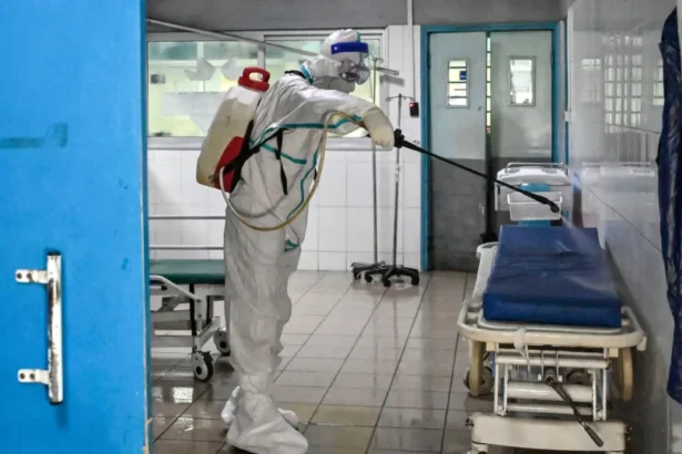 Estado de SP investiga caso suspeito de ebola na capital paulista