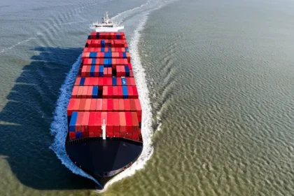 Pezeshkian promete facilitar passagem de navios japoneses por Ormuz