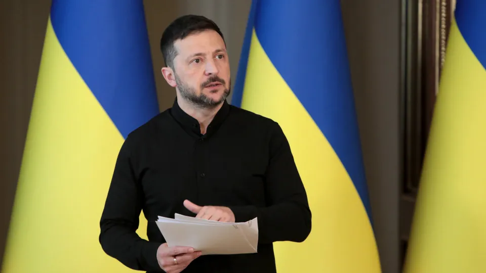 Zelensky propõe encontro e um
