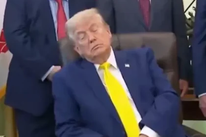 Vídeo de Trump tirando soneca viraliza nas redes sociais; veja