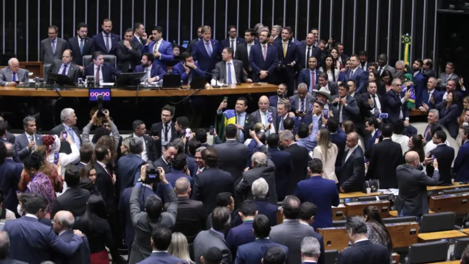 Revisão da Ficha Limpa gera incertezas e tensiona cenário eleitoral nos estados