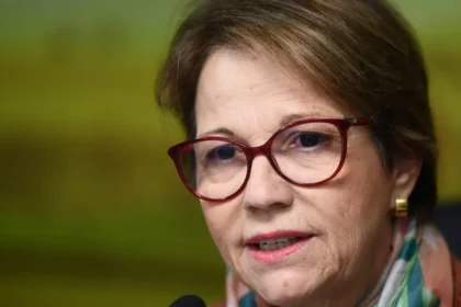 Cotada para vice de Flávio, senadora Tereza Cristina integra instituto patrocinado por empresas