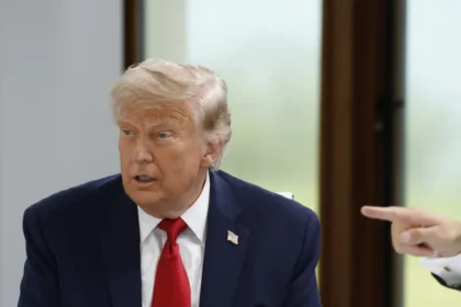 Trump insiste que Israel deve agir com