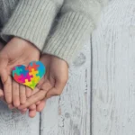 Dia do orgulho autista: saiba os direitos dos alunos na escola