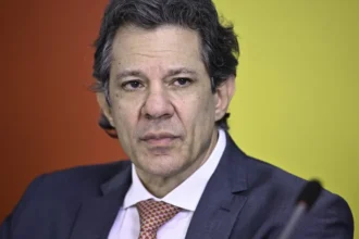 Lei tem que ser aplicada independentemente de torcida, diz Haddad sobre Jaques Wagner