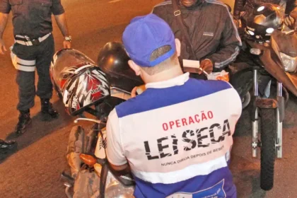 Brasil aplica 23 multas de lei seca por hora, aponta levantamento