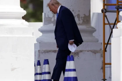Trump ameaça atacar