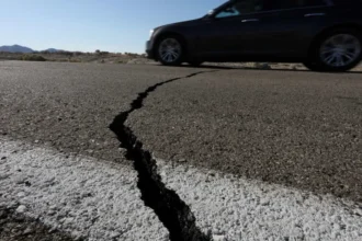 Por que acontecem dois terremotos seguidos? Um pode provocar o outro?